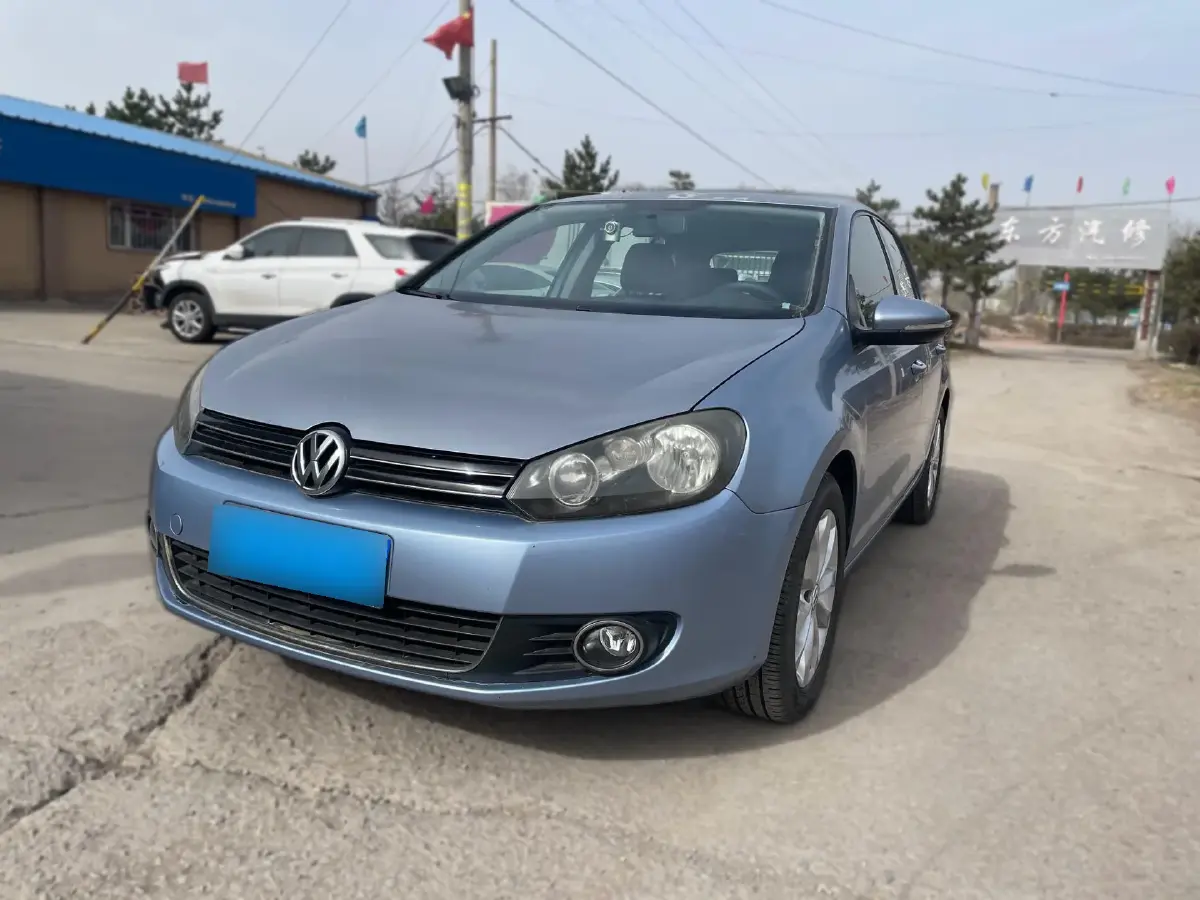 2011 Volkswagen Golf 1.6L 105HP L4 5MT