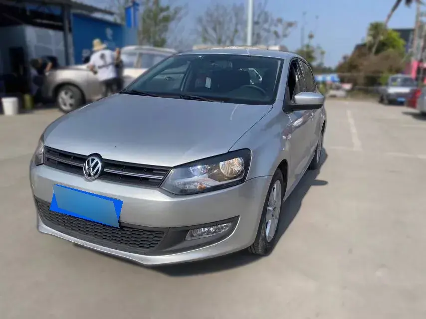 2013 Volkswagen Polo 1.4L 86HP L4 5MT