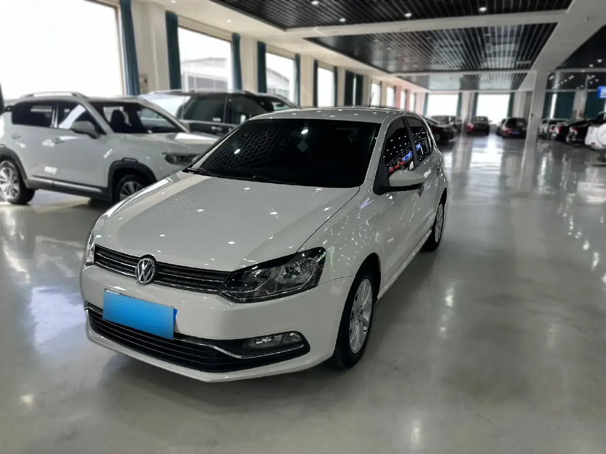 2014 Volkswagen Polo 1.6L 110HP L4 6AT
