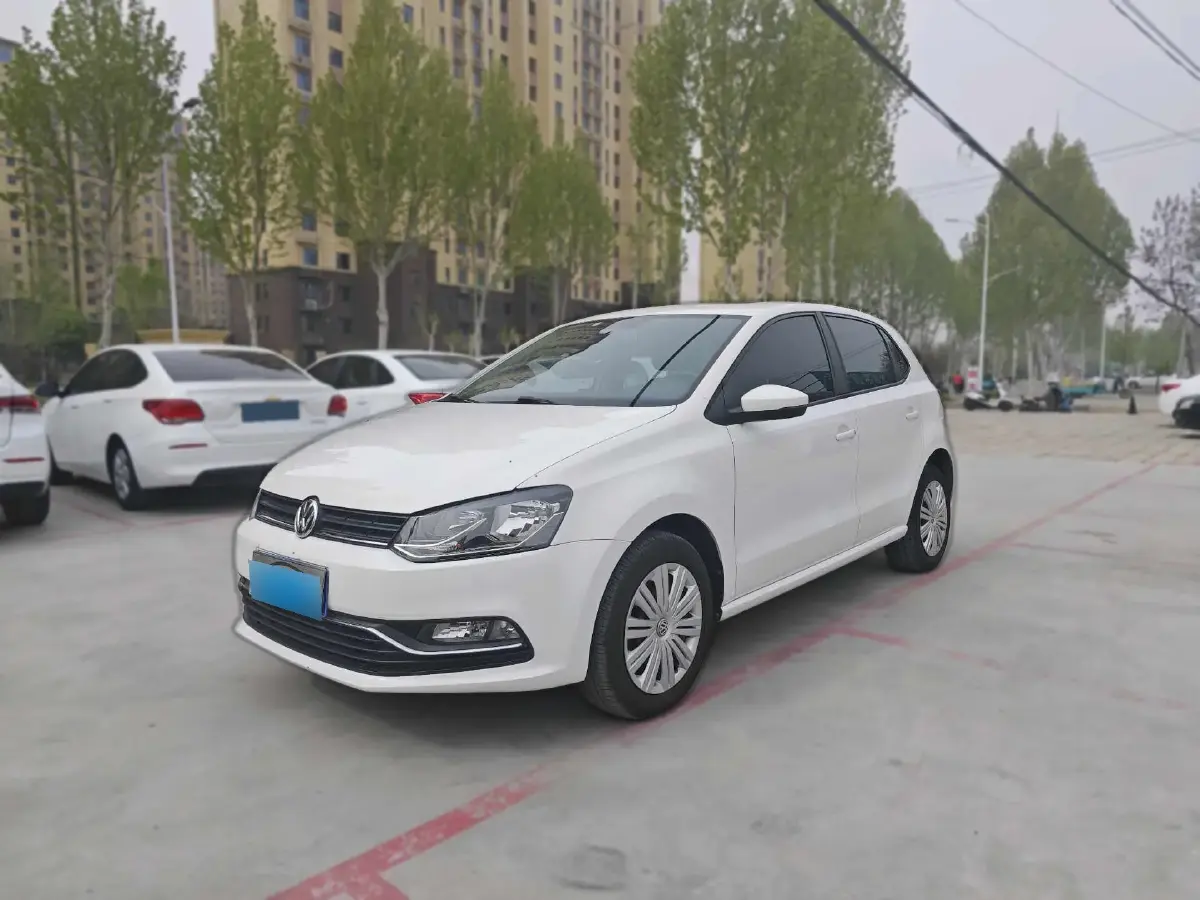 2016 Volkswagen Polo 1.6L 110HP L4 5MT