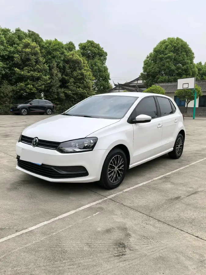 2016 Volkswagen Polo 1.4L 90HP L4 6AT