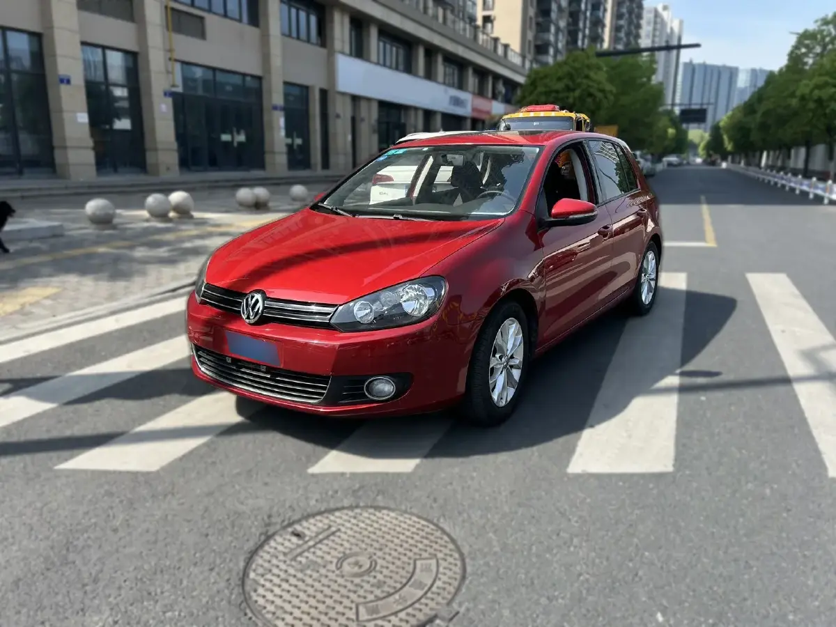 2012 Volkswagen Golf 1.4T 160HP L4 7DCT