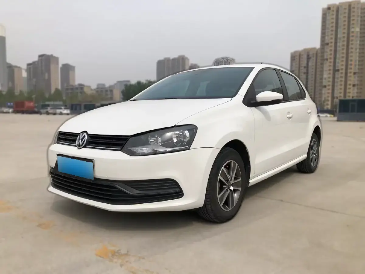 2016 Volkswagen Polo 1.4L 90HP L4 6AT