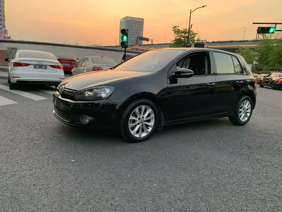 2010 Volkswagen Golf 1.4T 131HP L4 7DCT