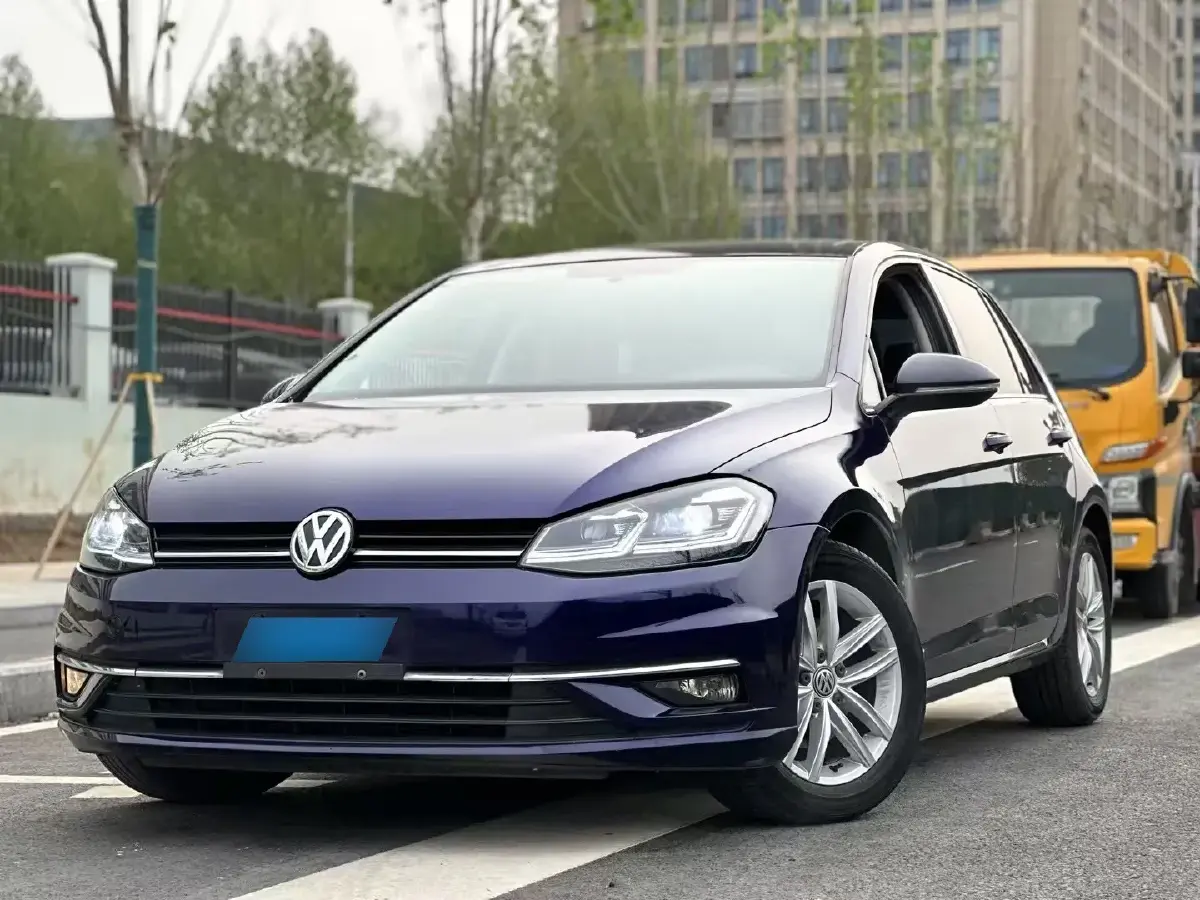 2010 Volkswagen Golf 1.6L 105HP L4 5MT