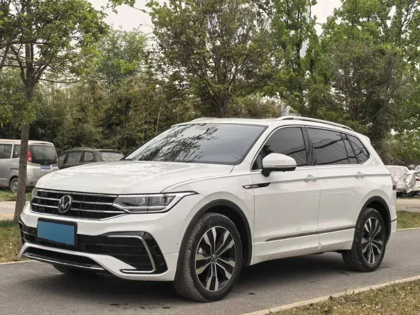 2024 Volkswagen Tiguan L 2.0T 186HP L4 7DCT