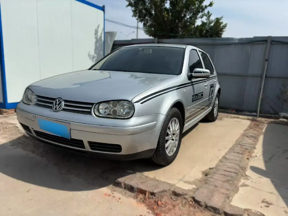 2005 Volkswagen Golf 1.8L 125HP L4 4AT
