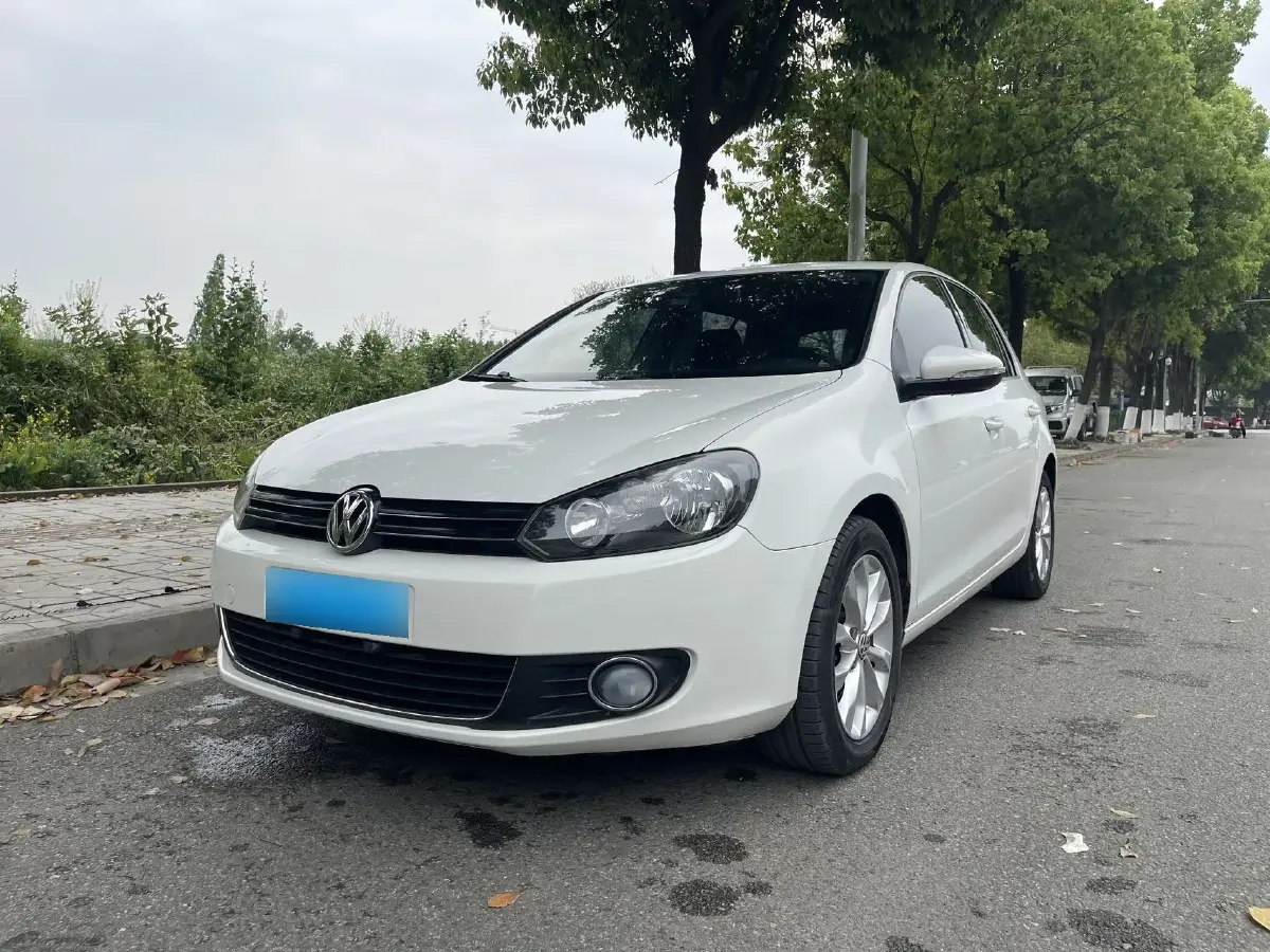 2012 Volkswagen Golf 1.6L 105HP L4 6AT