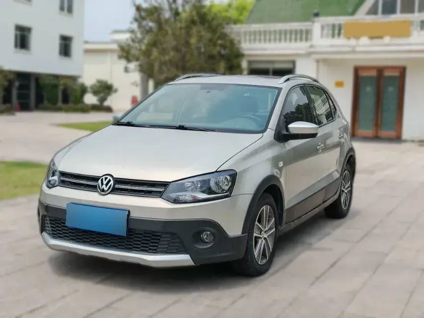 2012 Volkswagen Polo 1.6L 105HP L4 5MT