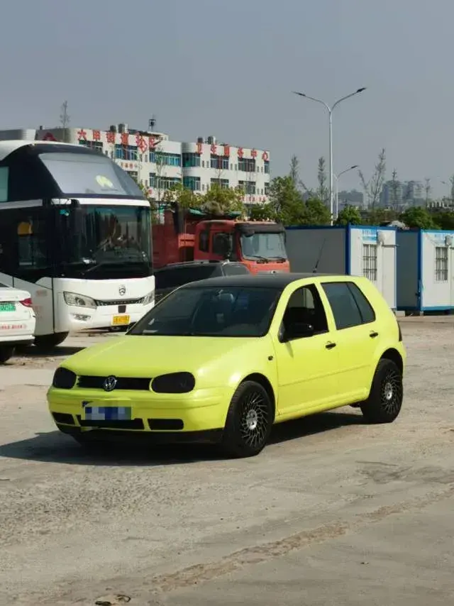2004 Volkswagen Golf 1.6L 100HP L4 4AT