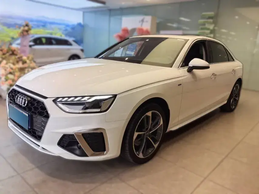 2023 Audi A4L 2.0T 190HP L4 7DCT