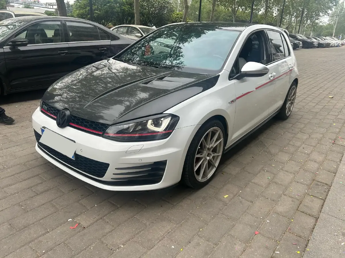 2016 Volkswagen GolfGTI 2.0T 220HP L4 7DCT