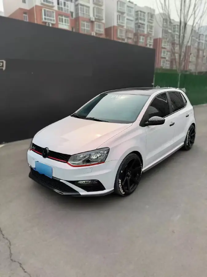2016 Volkswagen Polo 1.6L 110HP L4 5MT