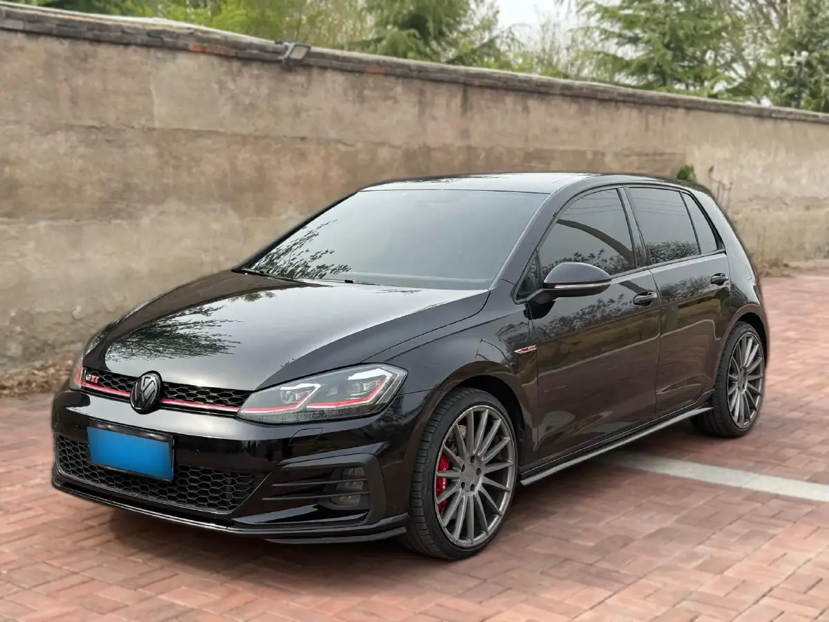 2018 Volkswagen GolfGTI 2.0T 220HP L4 7DCT