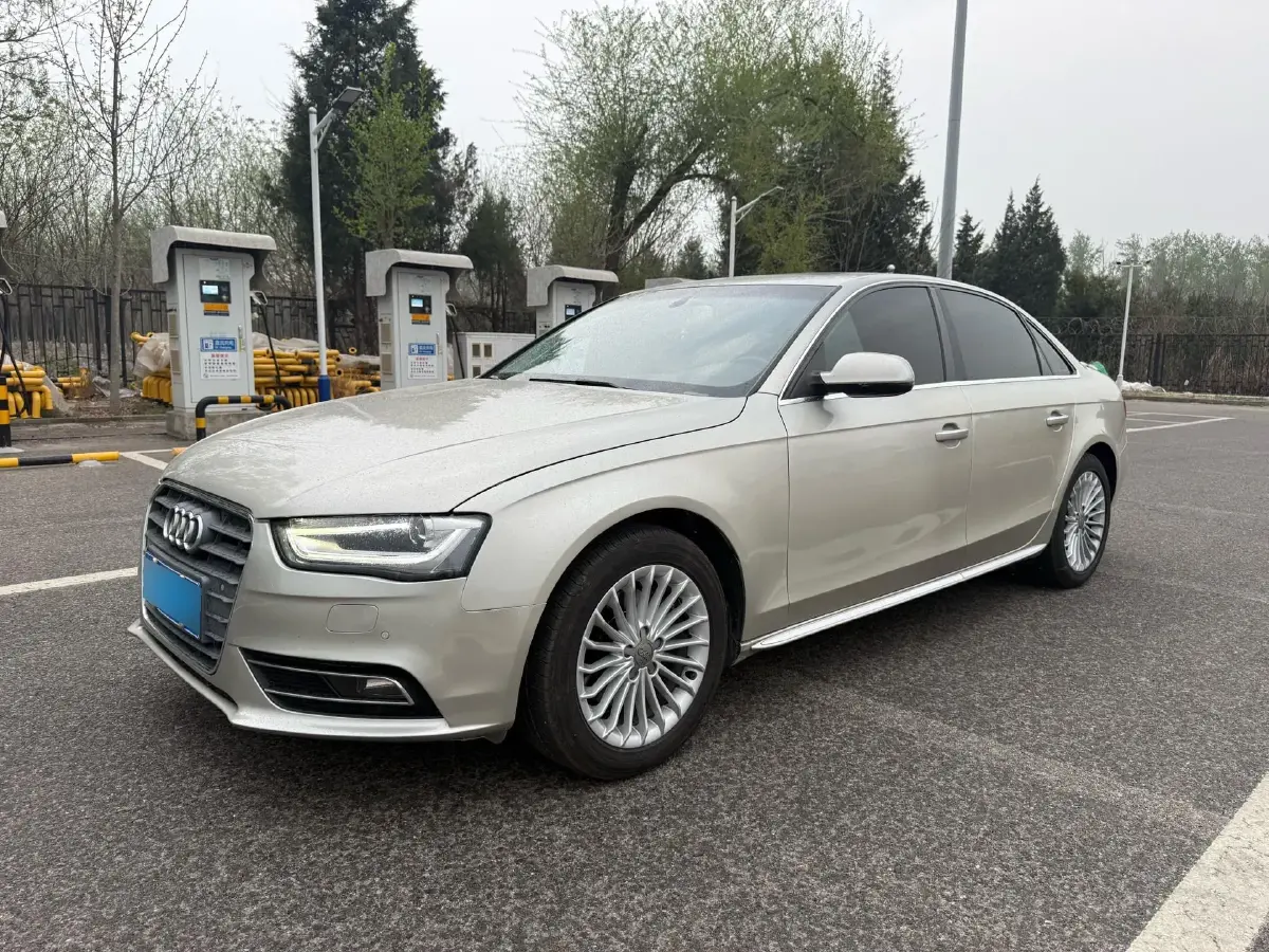 2010 Audi Q5 2.0T 211HP L4 7DCT