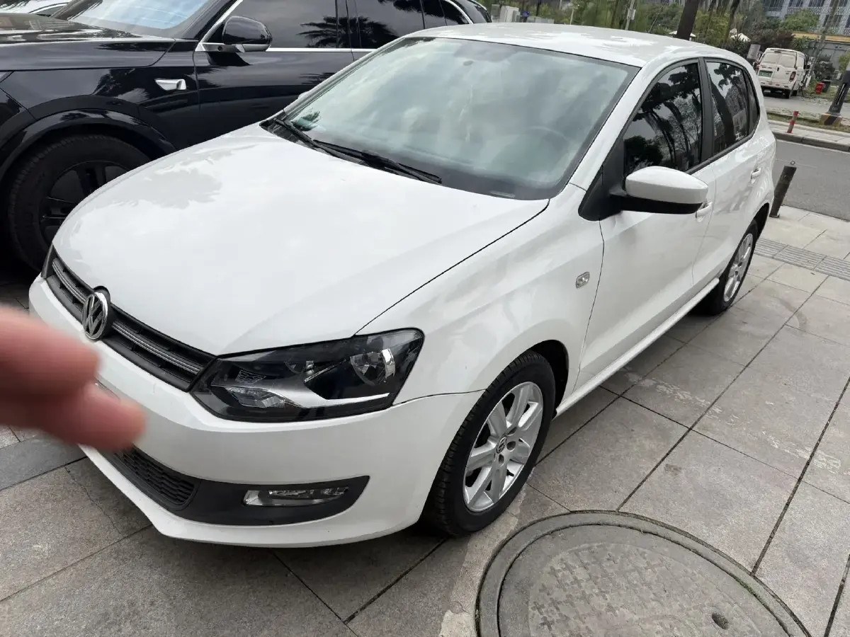 2013 Volkswagen Polo 1.4L 86HP L4 5MT