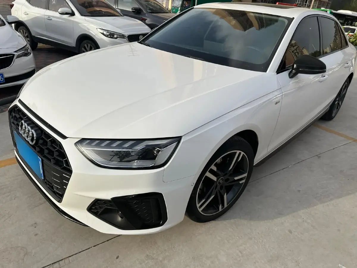 2023 Audi A4L 2.0T 190HP L4 7DCT