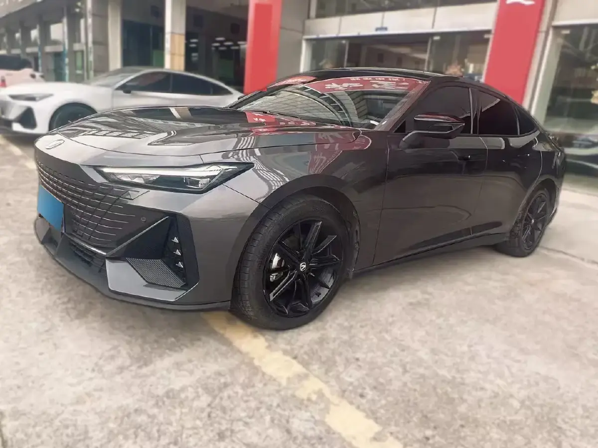 2022 ChangAn UNI-V 1.5T 188HP L4 7DCT