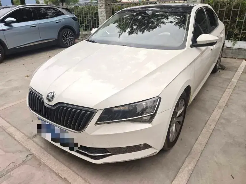 2016 Skoda Superb 1.4T 150HP L4 7DCT
