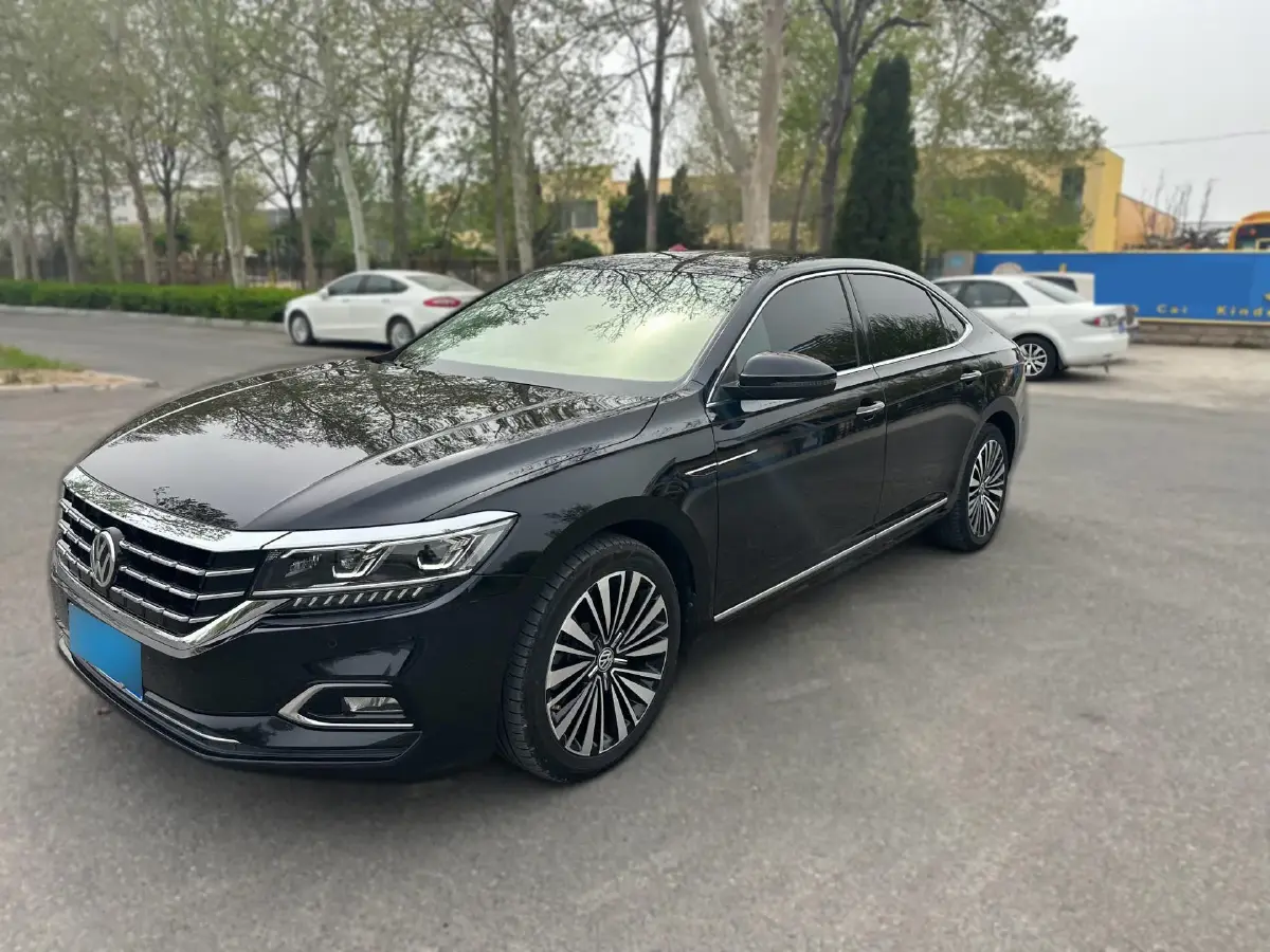 2019 Volkswagen Passat 2.0T 186HP L4 7DCT