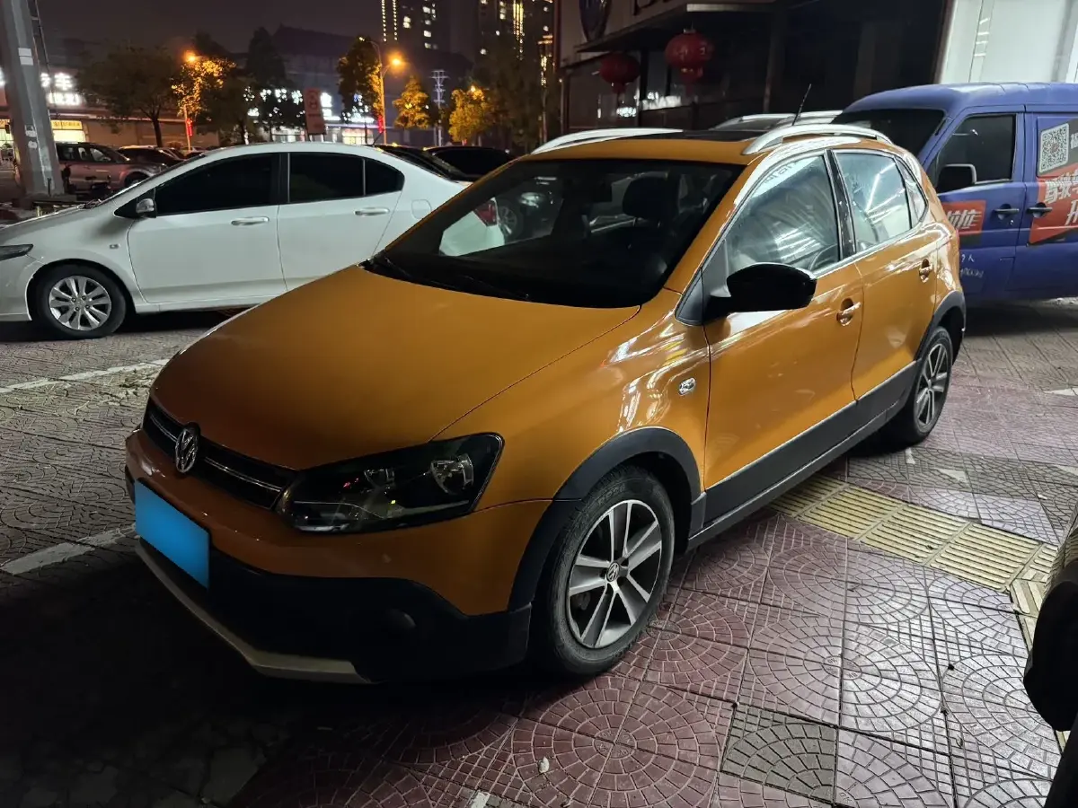 2012 Volkswagen Polo 1.6L 105HP L4 5MT