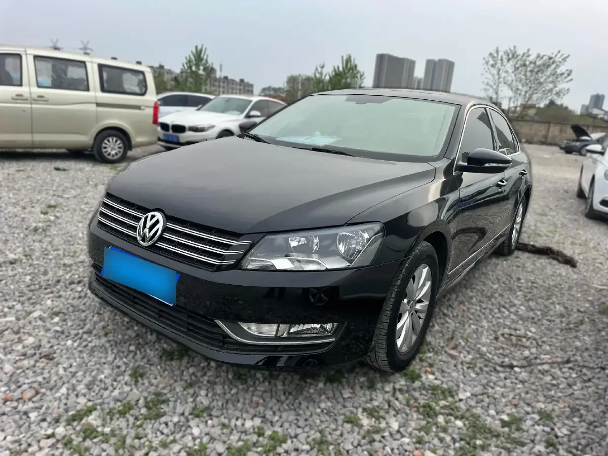 2015 Volkswagen Passat 1.8T 160HP L4 7DCT