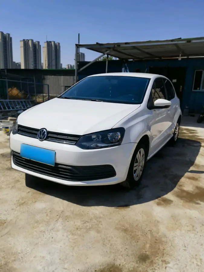 2016 Volkswagen Polo 1.4L 90HP L4 6AT