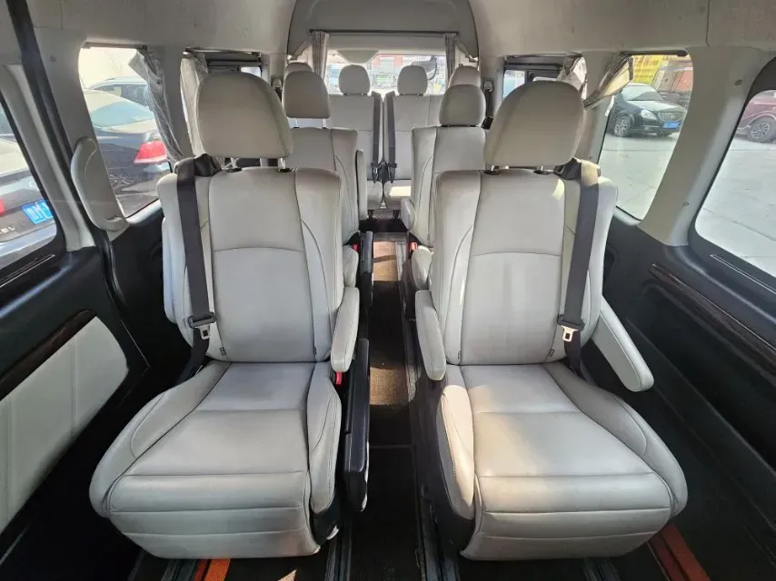 2011 Toyota Hiace 2.7L 154HP L4 5MT,autocango,china used car exporter,china ev exporter,chinese used car exporter,chinese used ev exporter