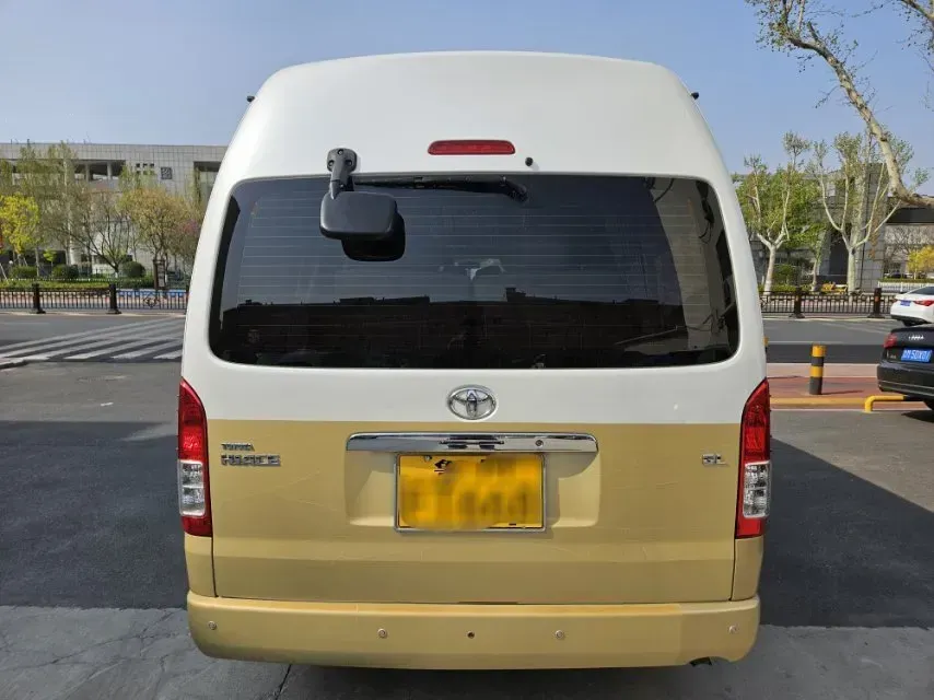 2011 Toyota Hiace 2.7L 154HP L4 5MT,autocango,china used car exporter,china ev exporter,chinese used car exporter,chinese used ev exporter