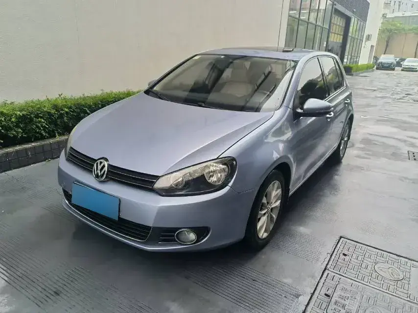 2011 Volkswagen Golf 1.6L 105HP L4 5MT