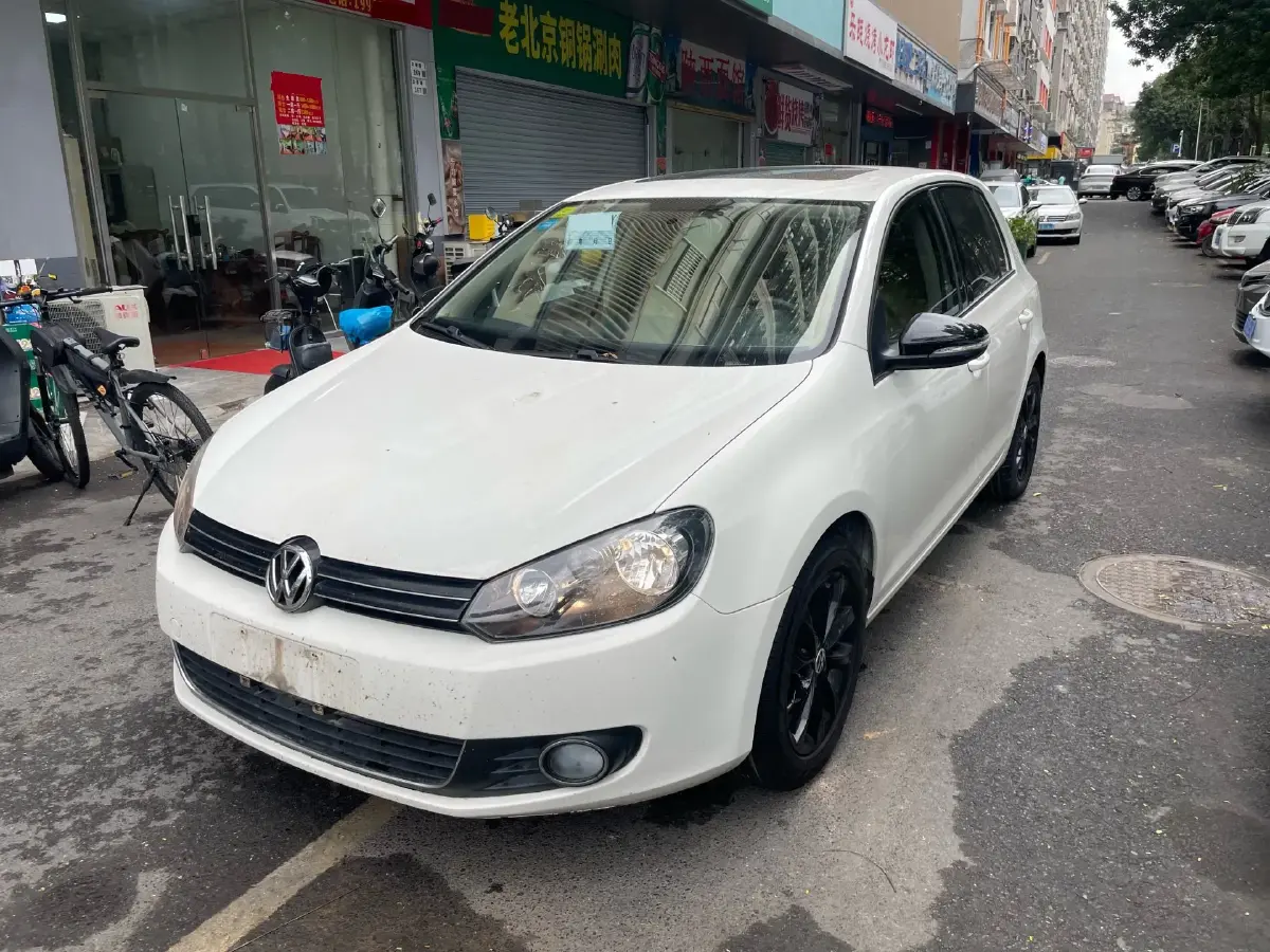 2012 Volkswagen Golf 1.4T 160HP L4 7DCT