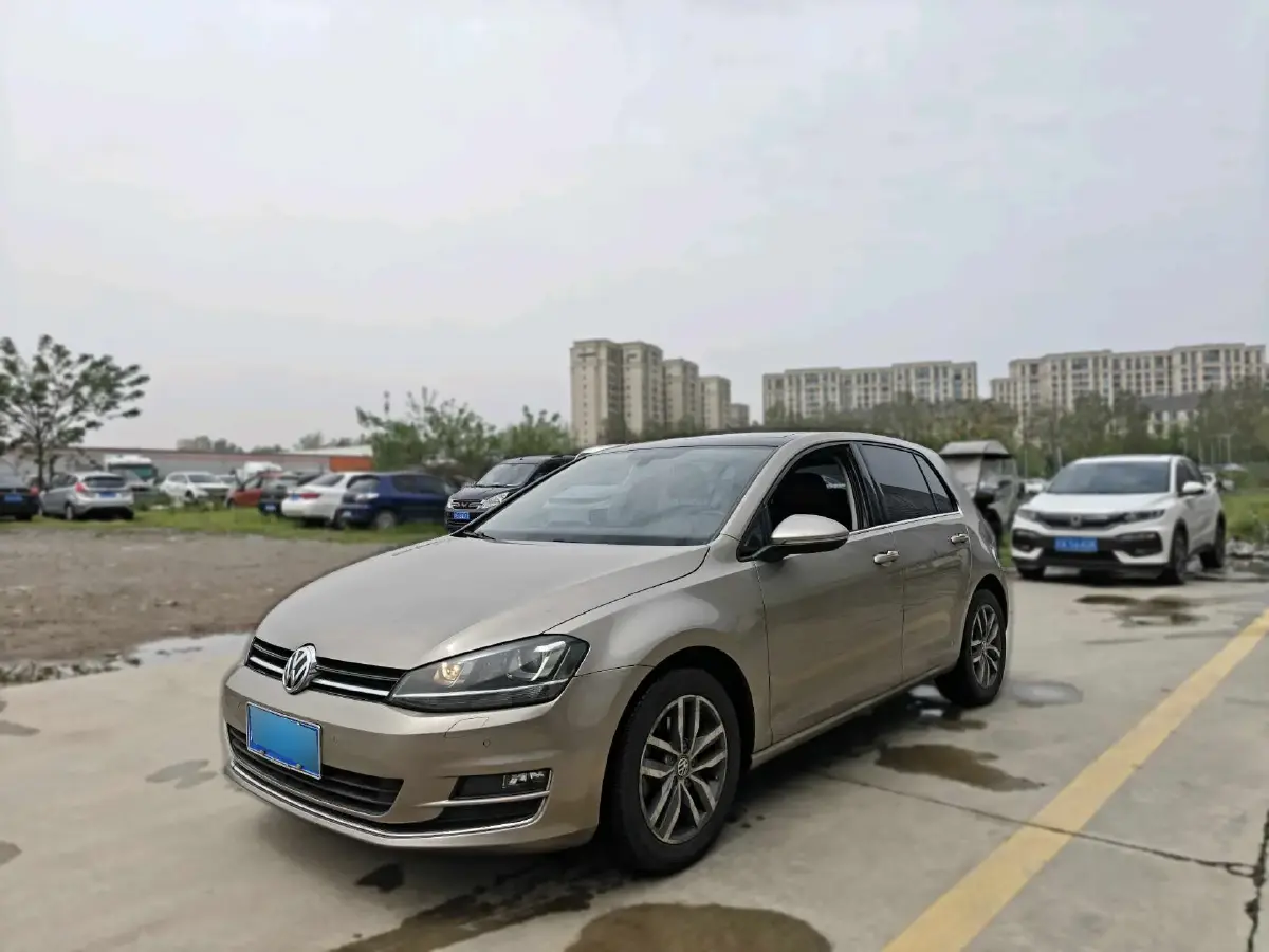 2014 Volkswagen Golf 1.4T 150HP L4 7DCT