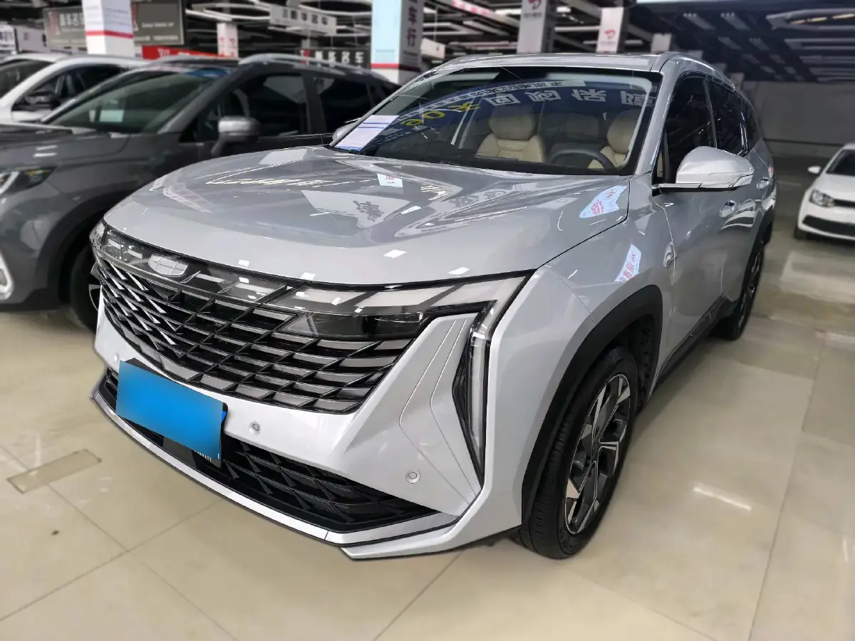 2023 Geely StarRay 1.5T 181HP L4 7DCT