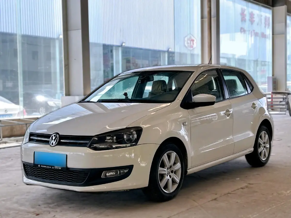 2012 Volkswagen Polo 1.6L 105HP L4 5MT