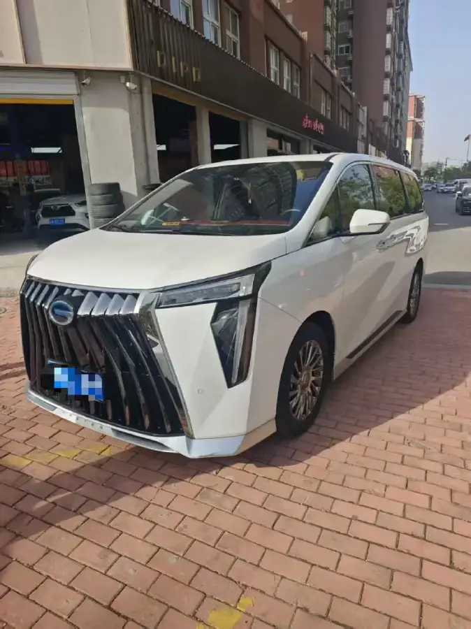 2023 GAC Trumpchi M8 2.0T 190HP L4 E-CVT Hybrid