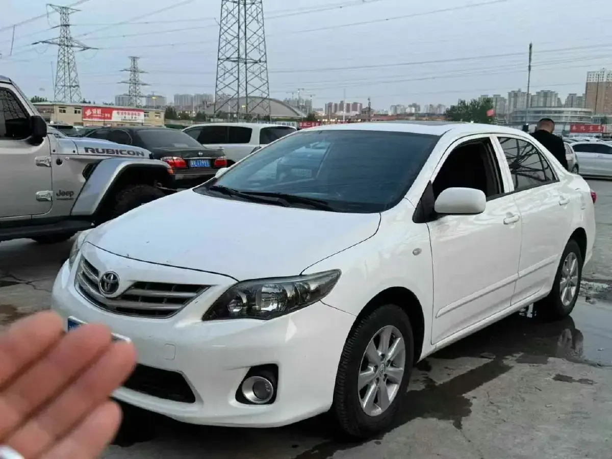 2013 Toyota Corolla 1.8L 140HP L4 CVT