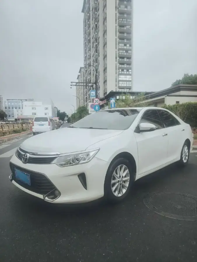 2016 Toyota Camry 2.0L 167HP L4 6AT