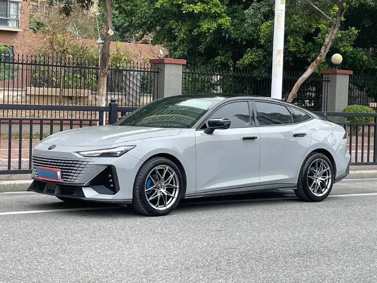 2022 ChangAn UNI-V 1.5T 188HP L4 7DCT