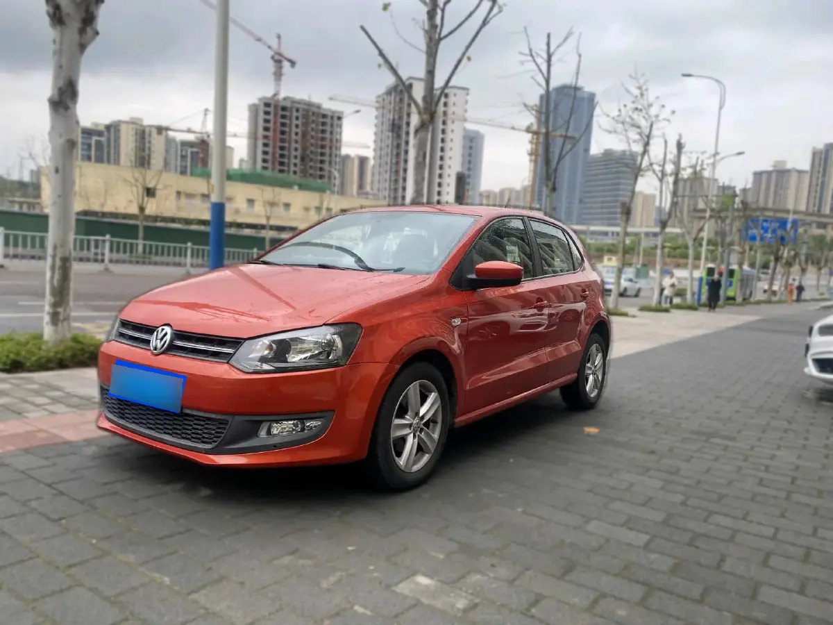2013 Volkswagen Polo 1.4L 86HP L4 5MT