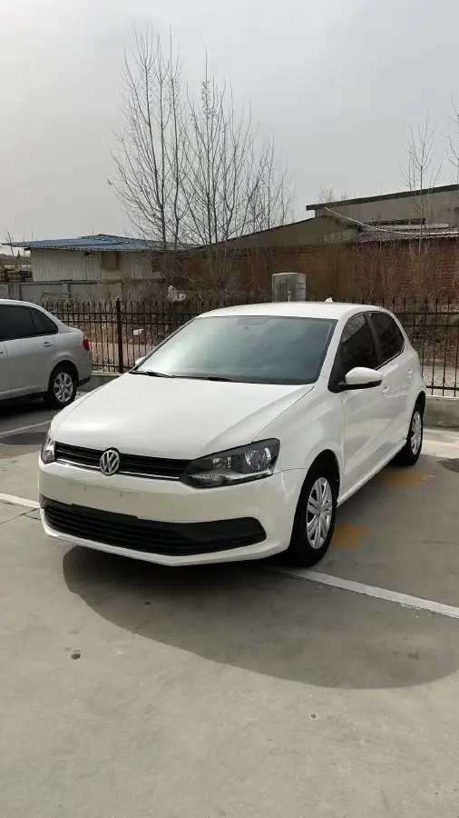 2016 Volkswagen Polo 1.4L 90HP L4 6AT