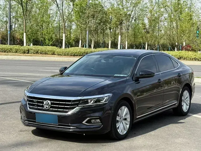 2019 Volkswagen Passat 2.0T 186HP L4 7DCT
