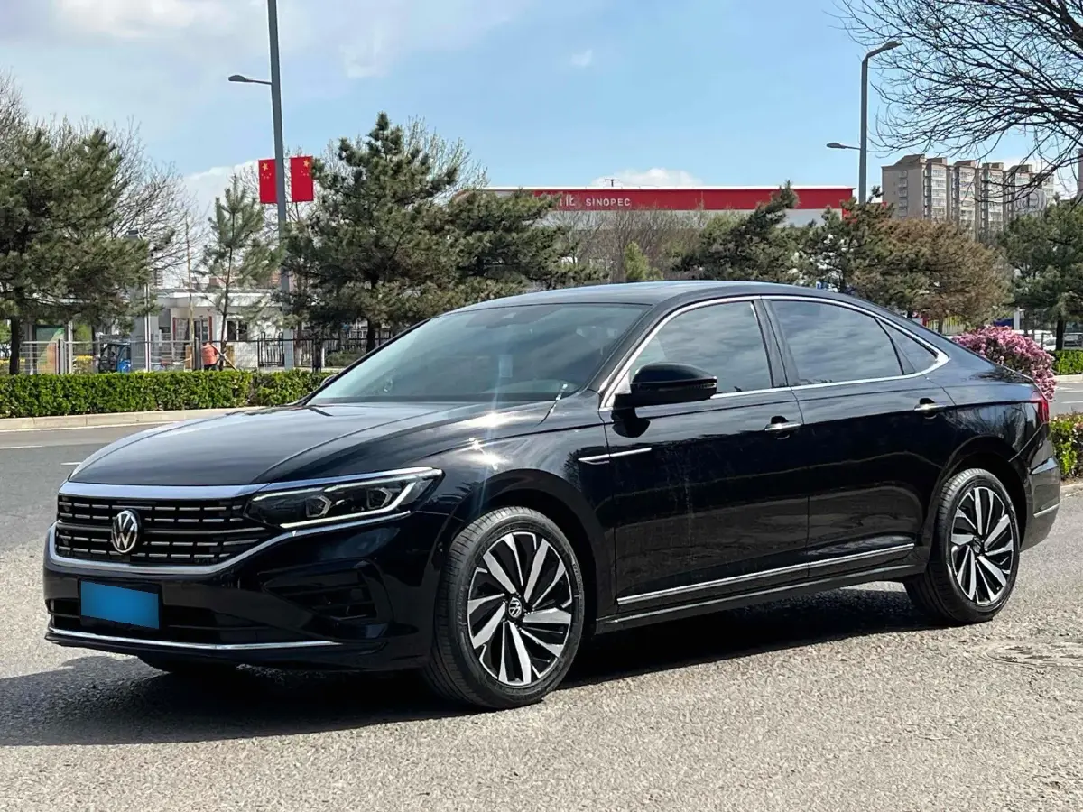 2022 Volkswagen Passat 2.0T 186HP L4 7DCT