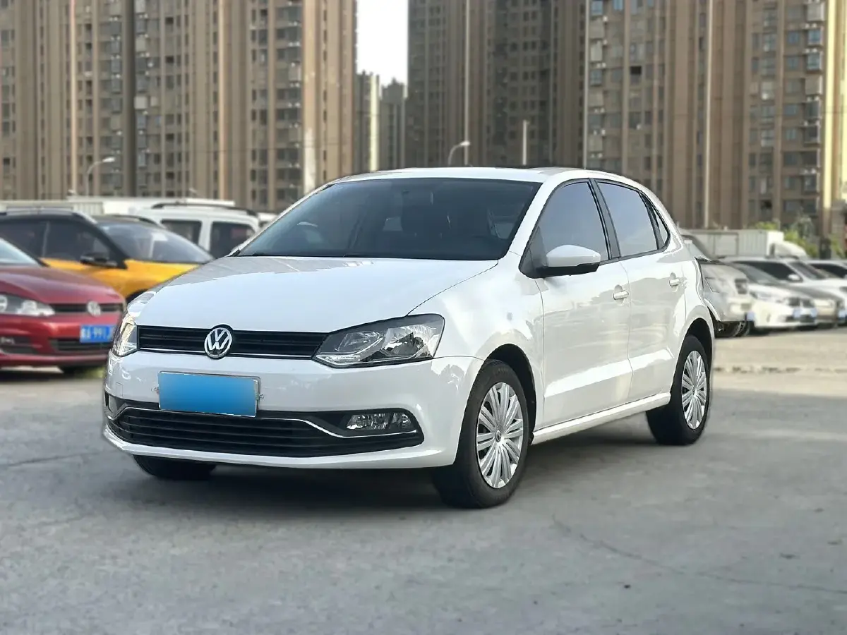 2016 Volkswagen Polo 1.6L 110HP L4 5MT