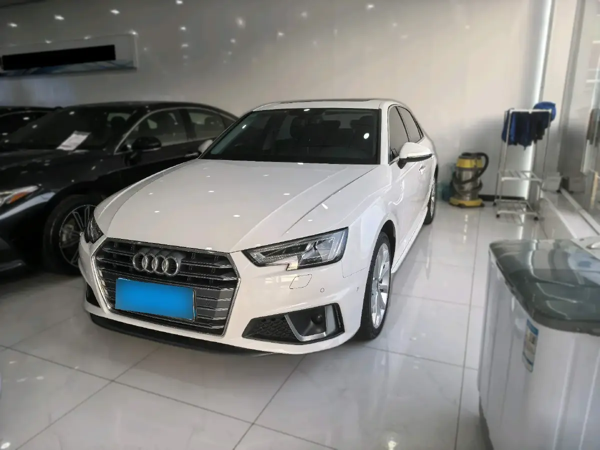 2019 Audi A4L 2.0T 190HP L4 7DCT