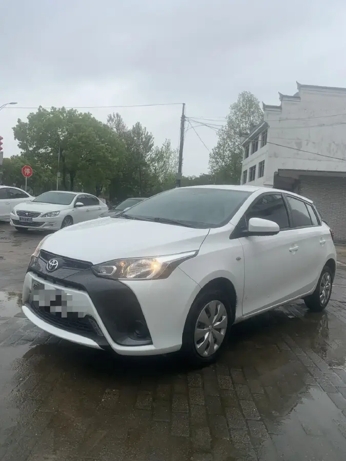 2022 Toyota Yaris L 1.5L 112HP L4 CVT