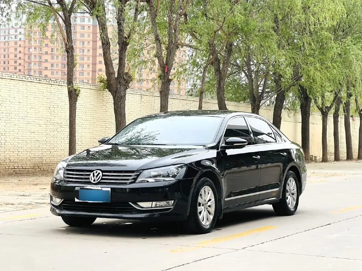 2015 Volkswagen Passat 1.8T 160HP L4 7DCT