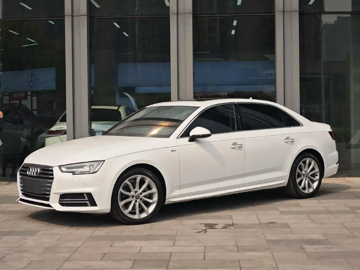 2018 Audi A4L 2.0T 190HP L4 7DCT