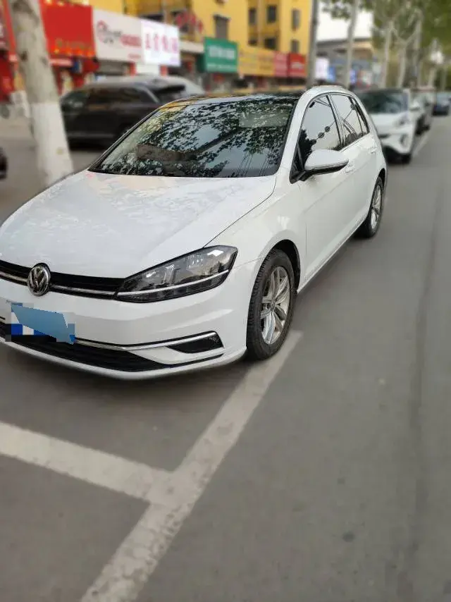 2011 Volkswagen Golf 1.6L 105HP L4 5MT