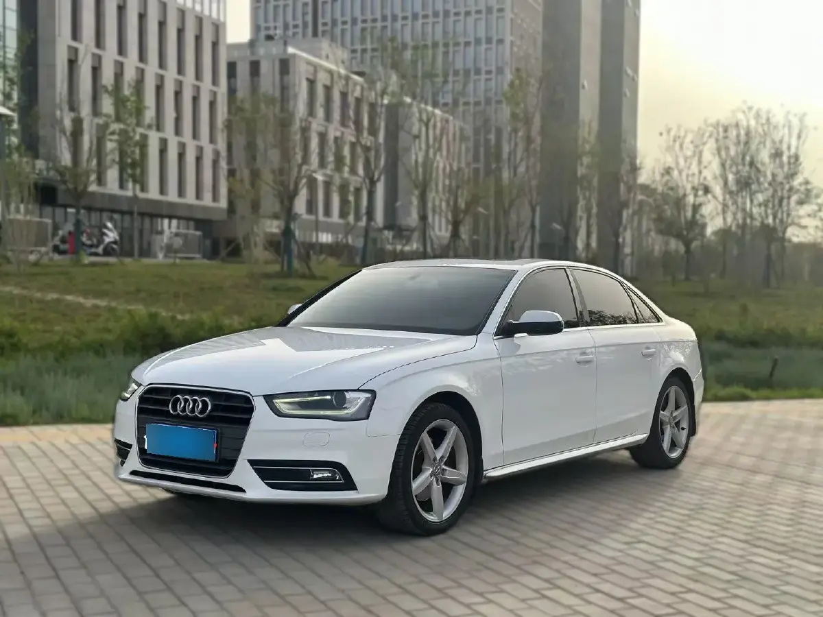 2010 Audi Q5 2.0T 211HP L4 7DCT