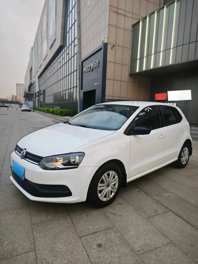 2016 Volkswagen Polo 1.4L 90HP L4 6AT